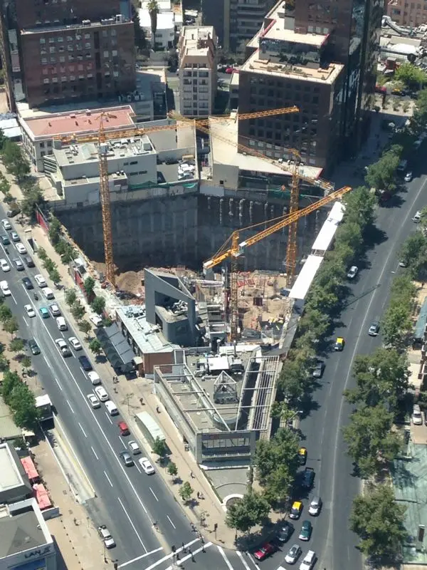 Vista aérea de obra de infraestructura en Santiago, INSIEME